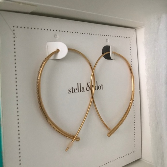 Stella and Dot | Retired⚜️GOLD Pavé Arc Modern Hoop Earrings - Picture 6 of 6